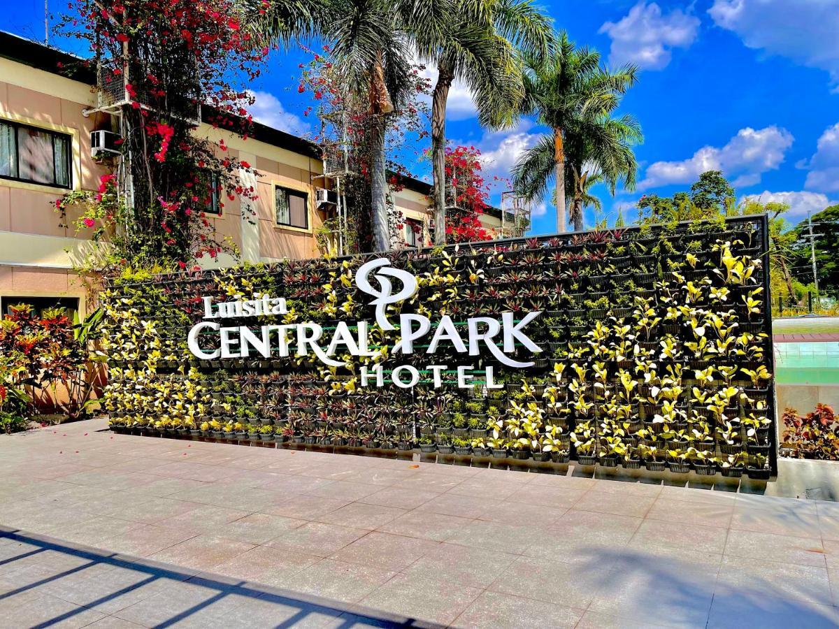 โรงแรมลุยซิตา เซ็นทรัล พาร์ค Tarlac City ภายนอก รูปภาพ