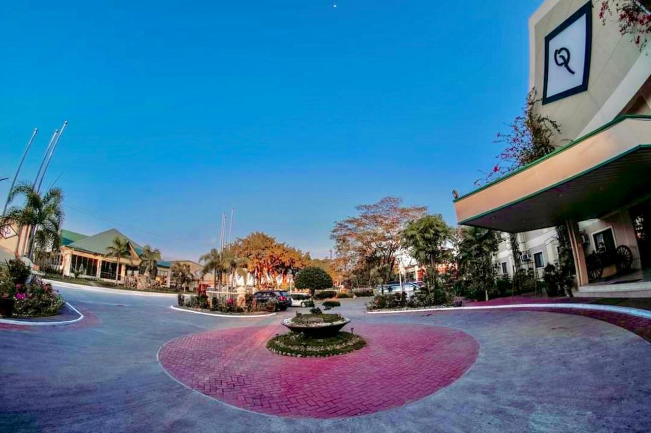 โรงแรมลุยซิตา เซ็นทรัล พาร์ค Tarlac City ภายนอก รูปภาพ